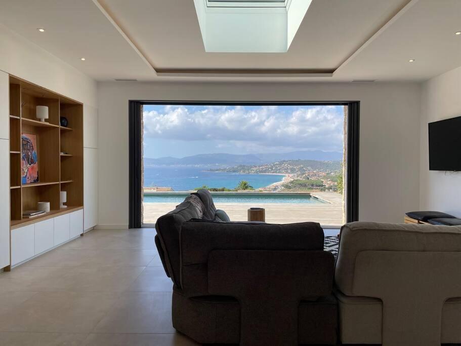 Villa Alandra Pietrosella Екстериор снимка